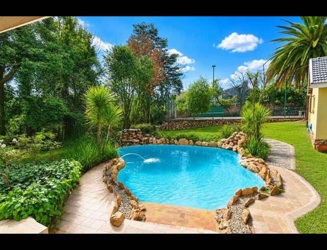 5 BEDROOM PROPERTY TO RENT IN BRYANSTON